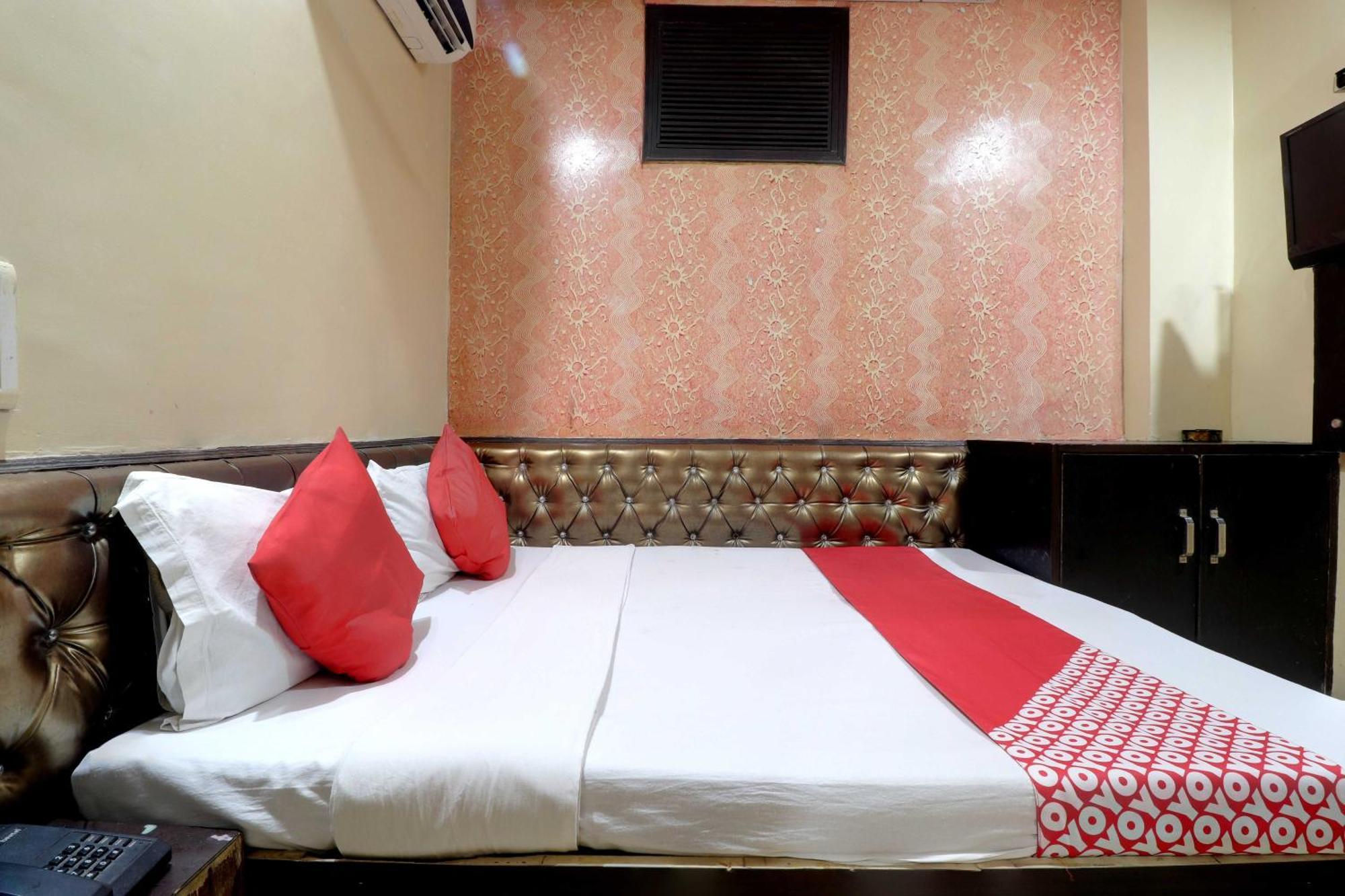 Oyo Flagship 81569 The Red Rose Inn New Delhi Exterior foto