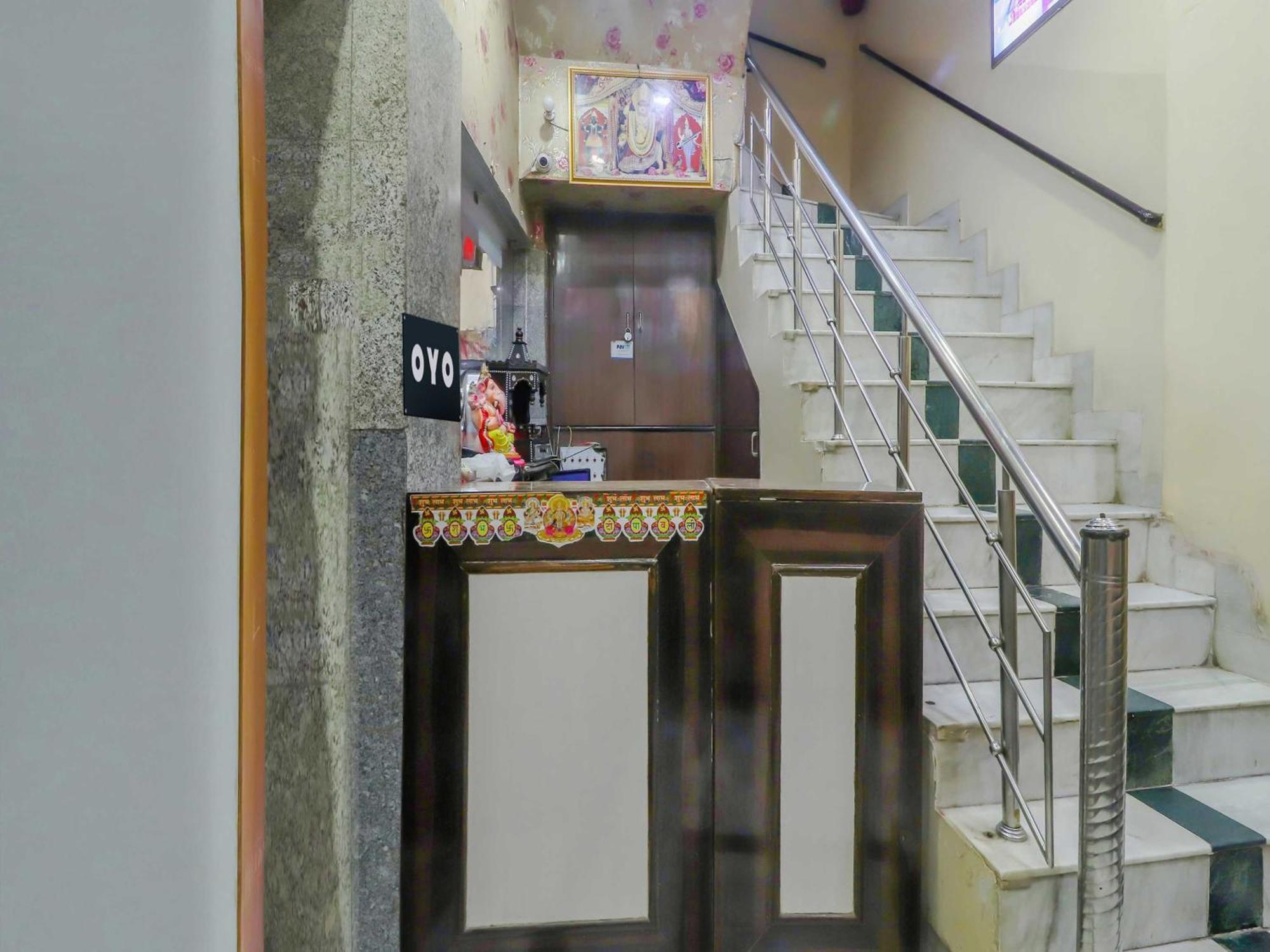 Oyo Flagship 81569 The Red Rose Inn New Delhi Exterior foto