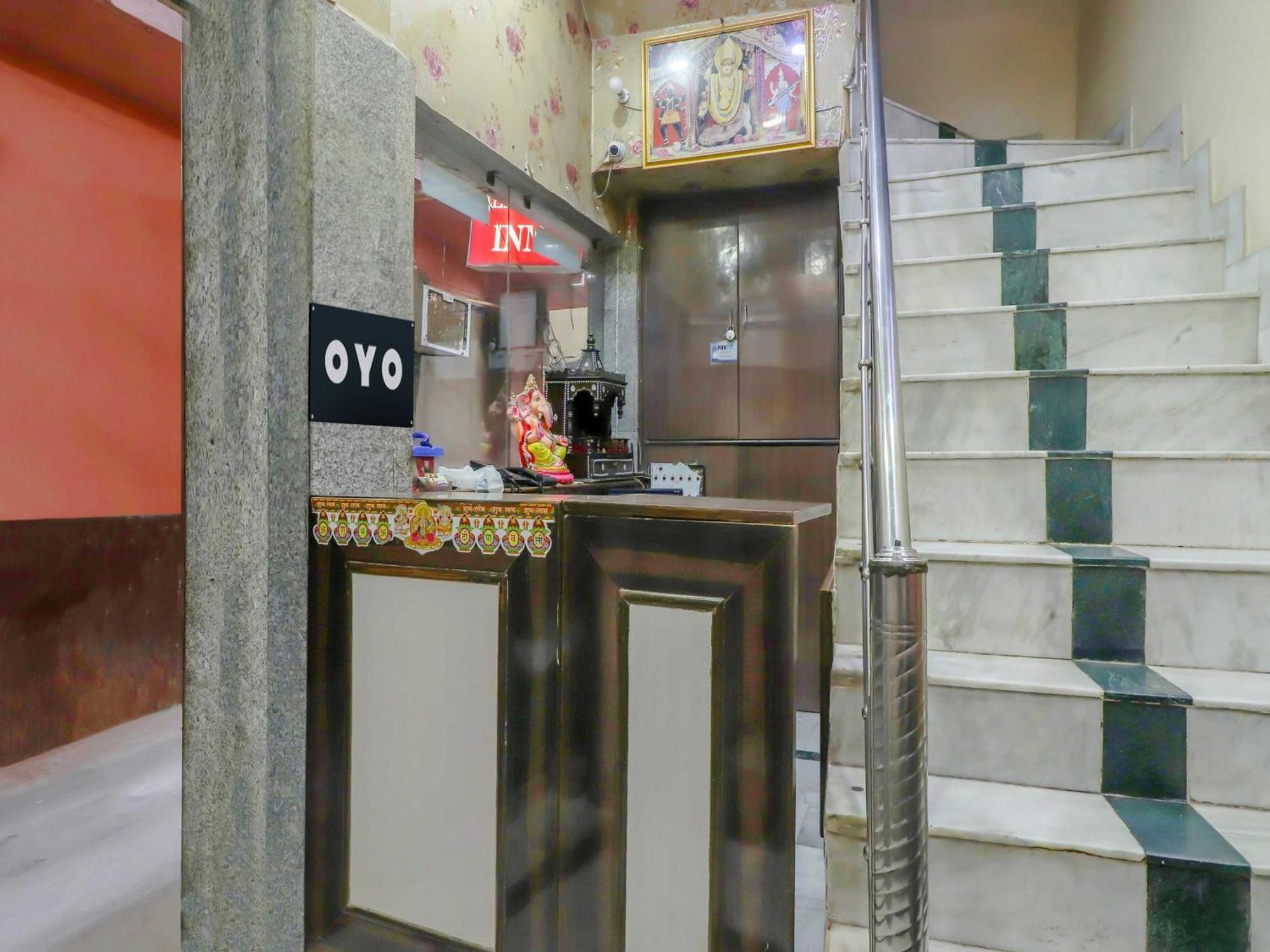 Oyo Flagship 81569 The Red Rose Inn New Delhi Exterior foto